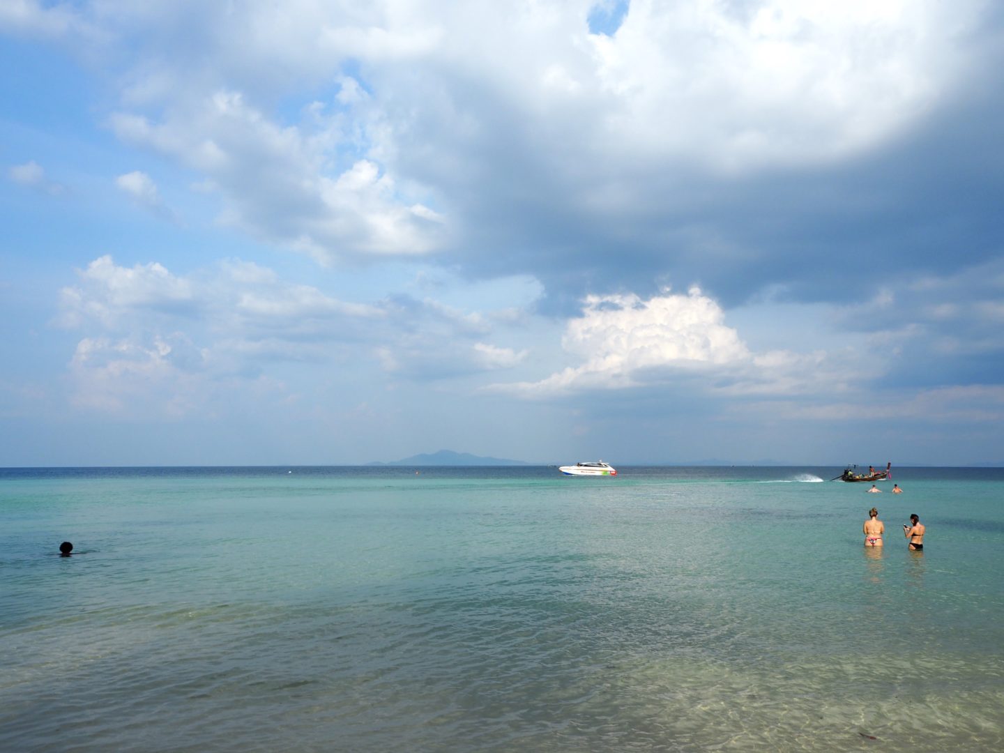 Ko Phi Phi: Boats, Beaches, Buckets & Boxing